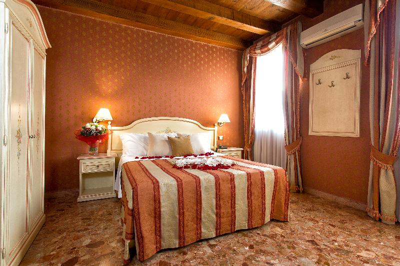 舒适型房间, Conterie