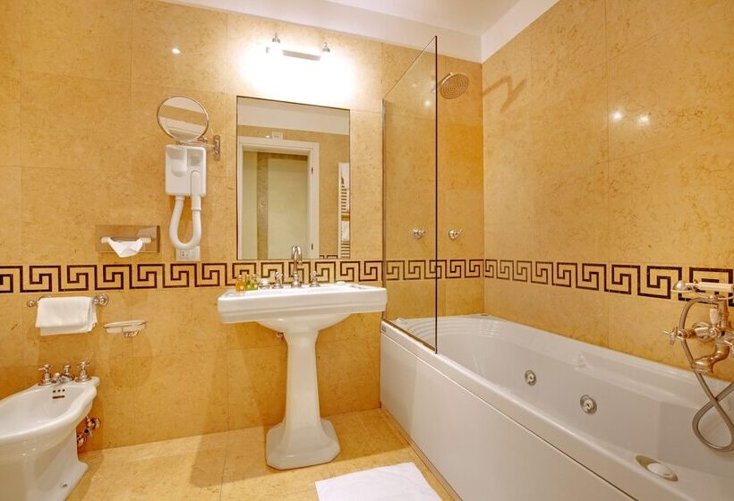 سوئیت جونیور کلاسیک, Dona Palace