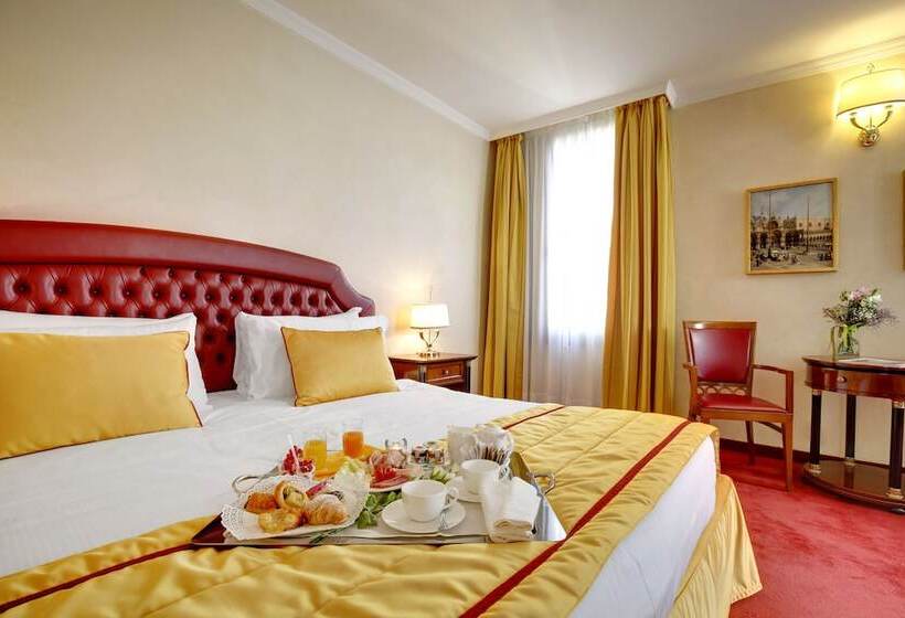 سوئیت جونیور کلاسیک, Dona Palace