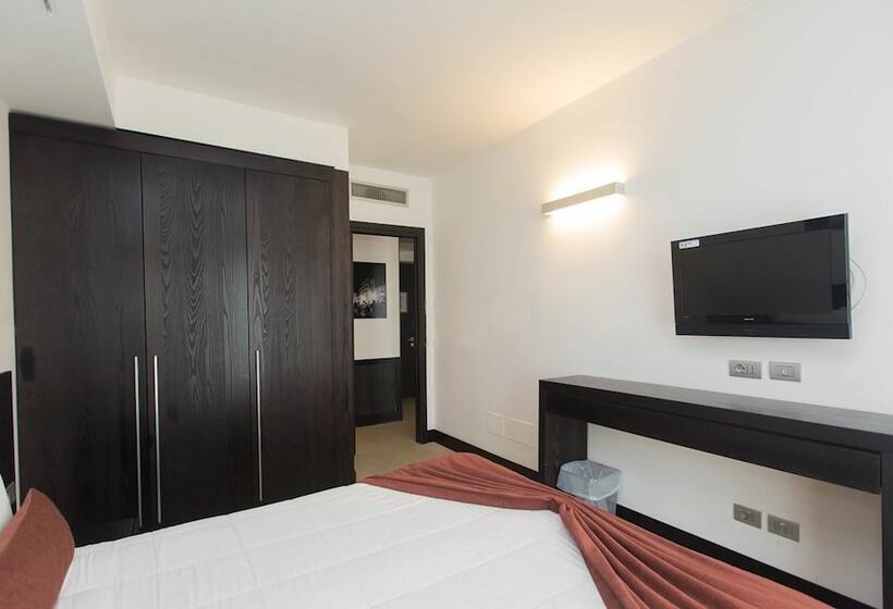 اتاق استاندارد چهار تخته, Excel Hotel Roma Ciampino