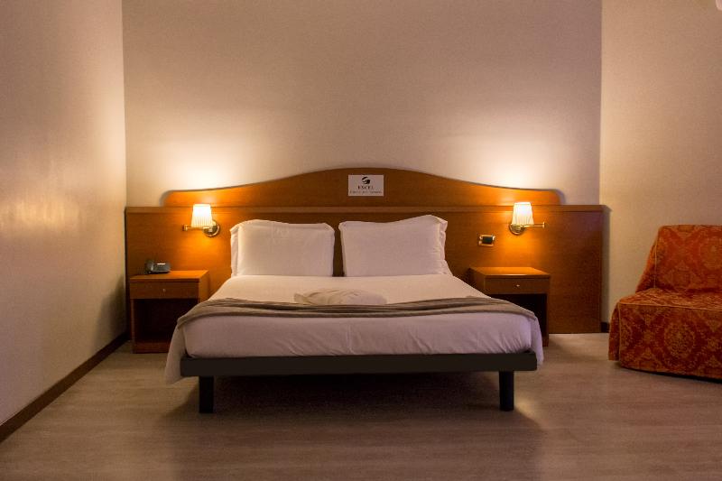 标准三人间, Excel Hotel Roma Ciampino