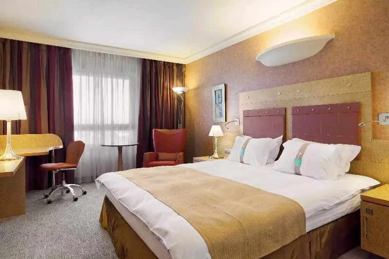 キングサイズベッドのエクゼクティブルーム, Holiday Inn Athens Attica Av, Airport W., An Ihg
