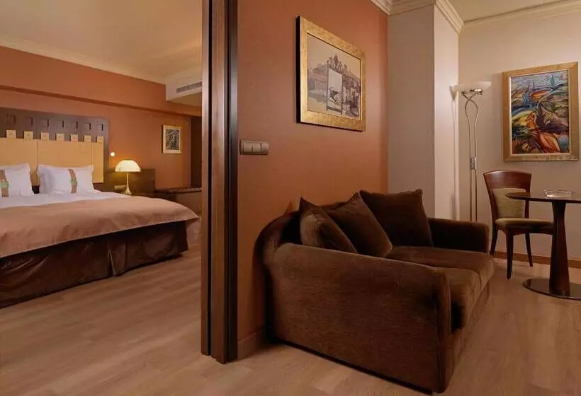 キングサイズベッドのスイートルーム, Holiday Inn Athens Attica Av, Airport W., An Ihg