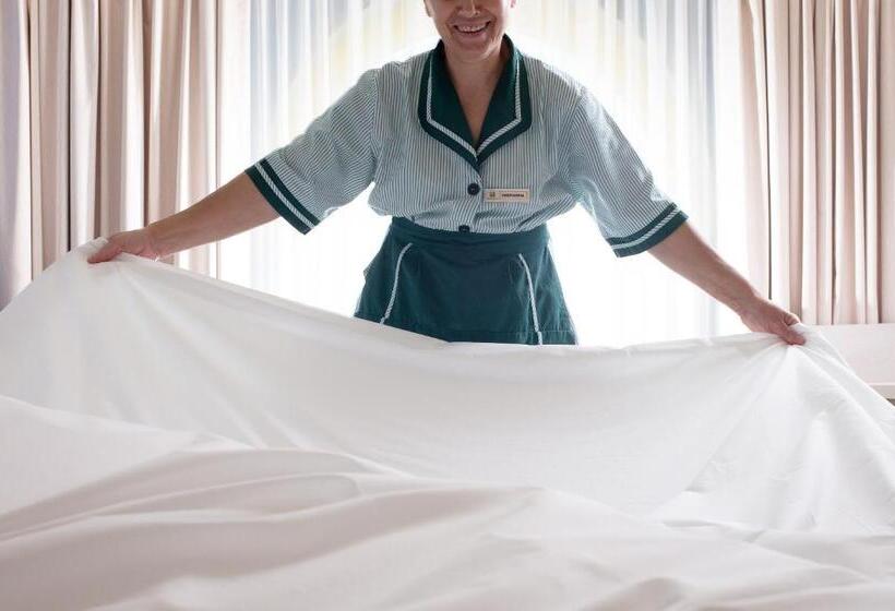 سوئیت با تخت بزرگ, Holiday Inn Athens Attica Av, Airport W., An Ihg