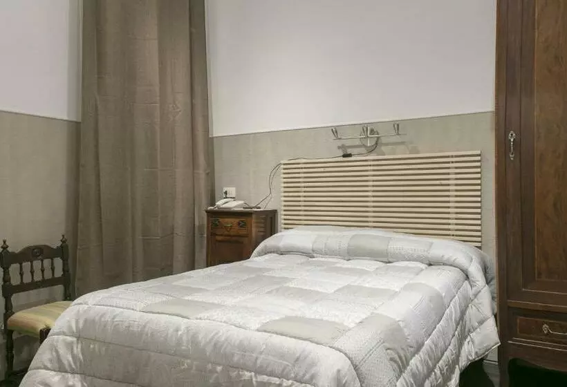 اتاق استاندارد یک تخته با سرویس بهداشتی مشترک, Loggia Fiorentina