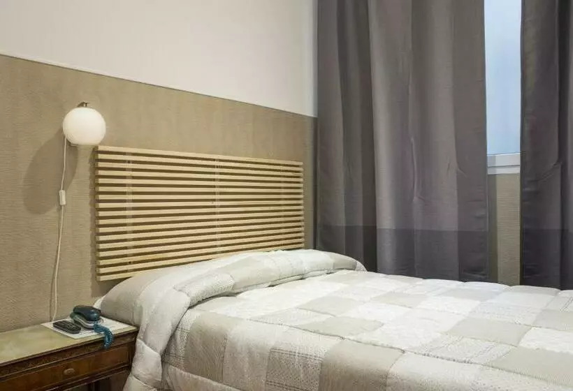 اتاق استاندارد یک تخته با سرویس بهداشتی مشترک, Loggia Fiorentina