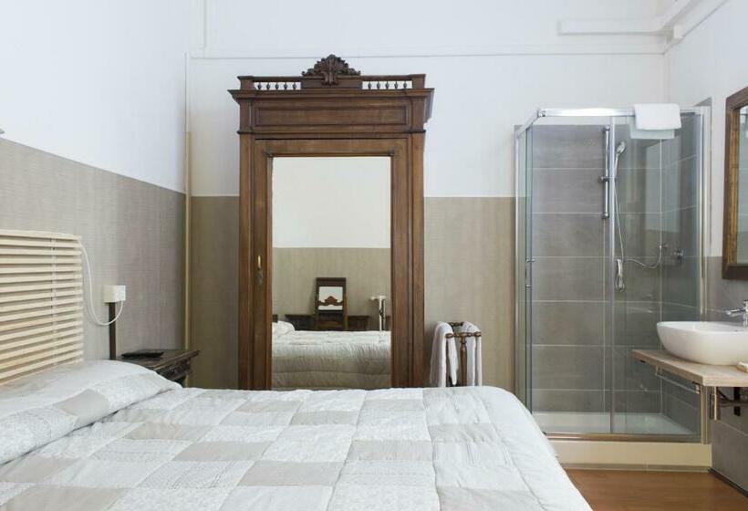 اتاق استاندارد با سرویس بهداشتی مشترک, Loggia Fiorentina