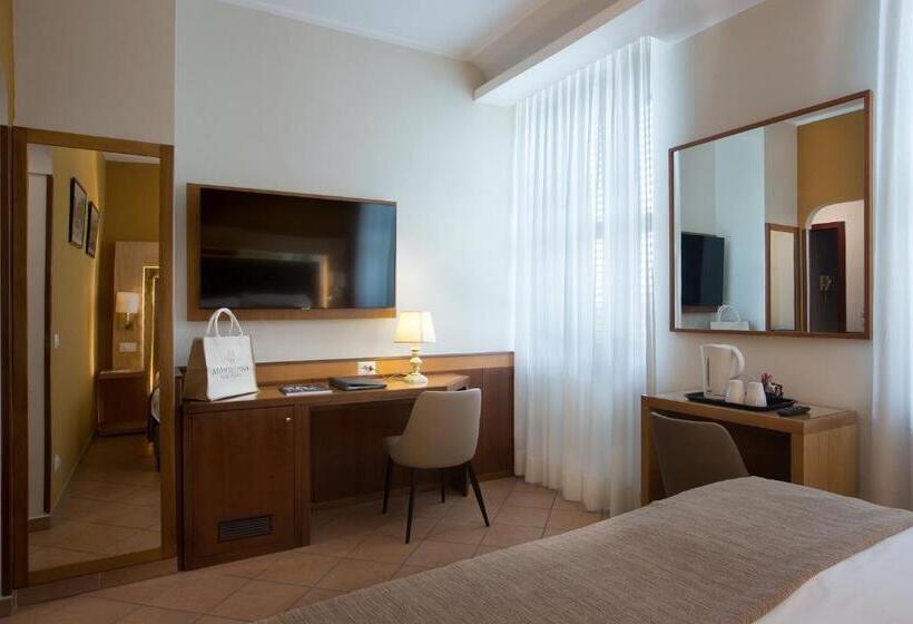 اتاق سوپریور, Montespina Park