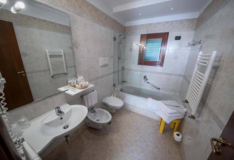 سوئیت 2 خوابه, Montespina Park