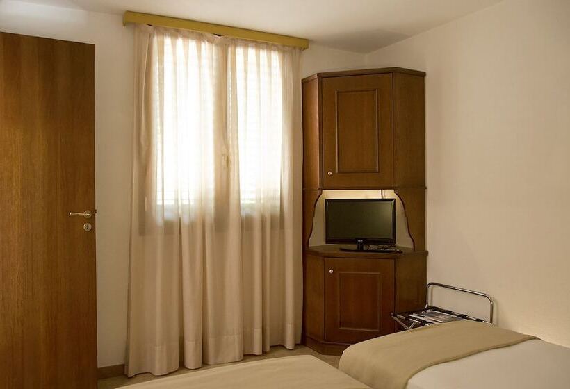 سوئیت 2 خوابه, Montespina Park