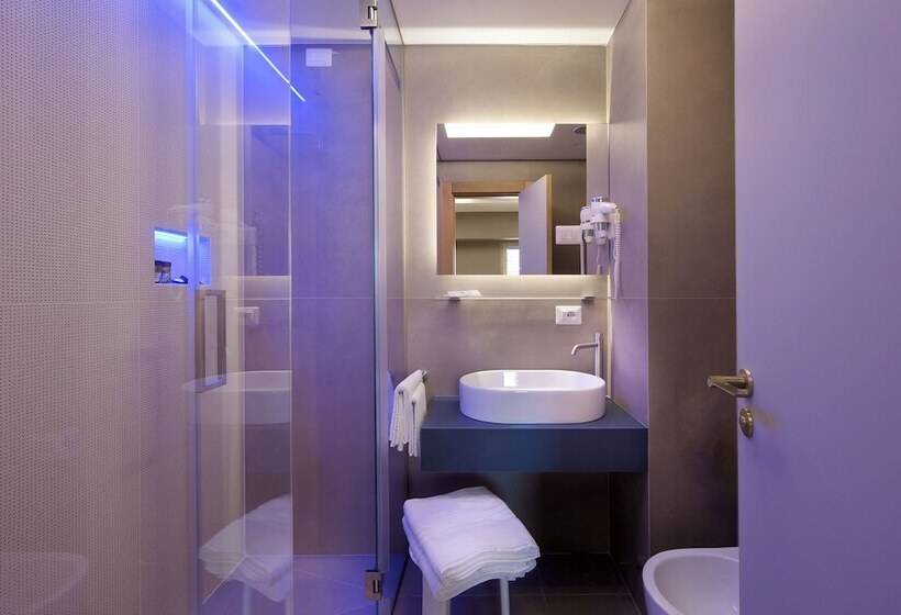 اتاق لوکس, Montespina Park