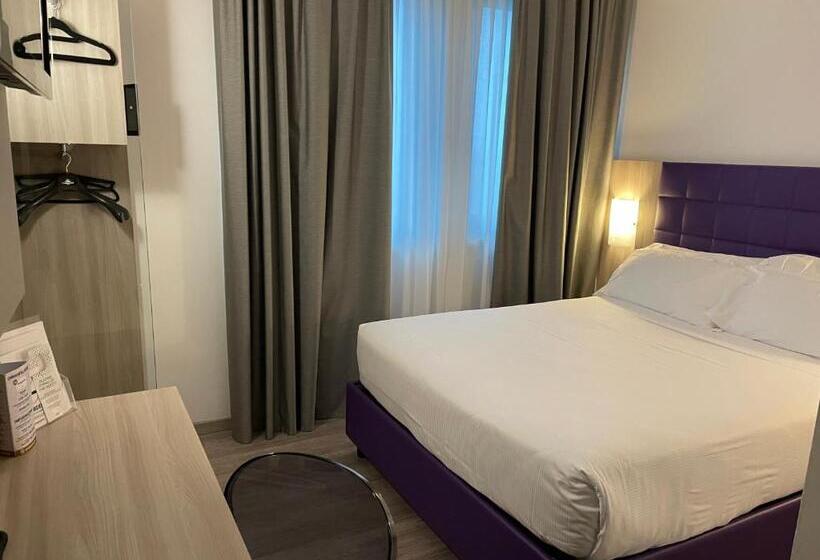 חדר סטנדרט, Omnia