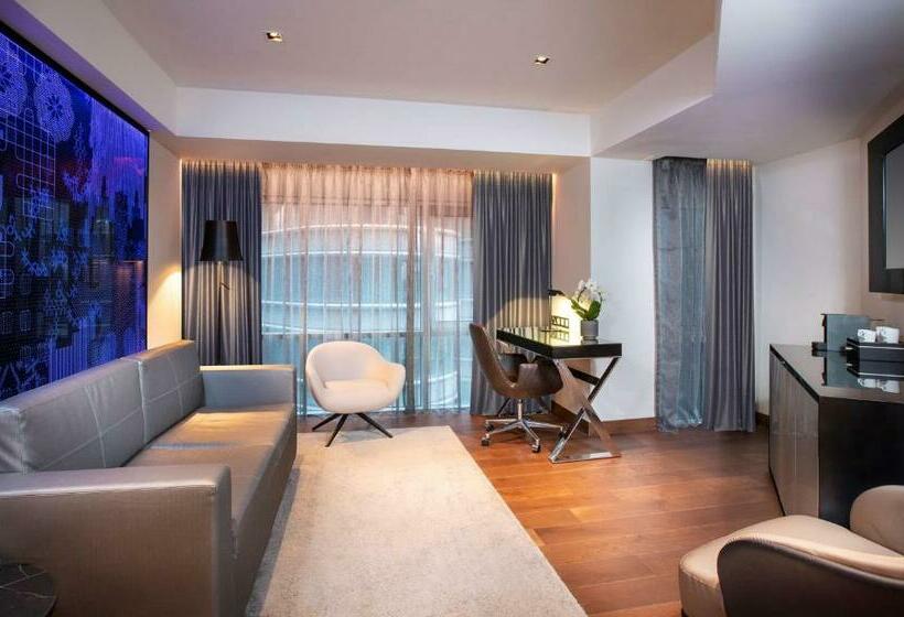 강 전망 스위트, Park Plaza London Riverbank