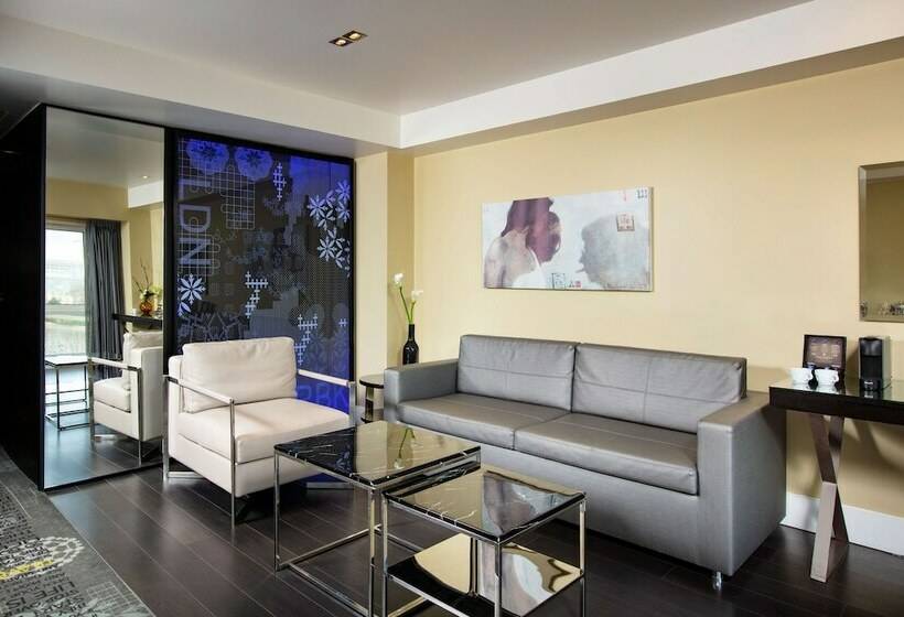 강 전망 스위트, Park Plaza London Riverbank