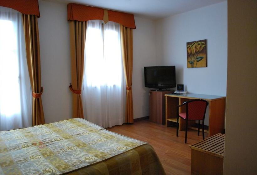 غرفة إقتصادية رباعية, Tre Torri