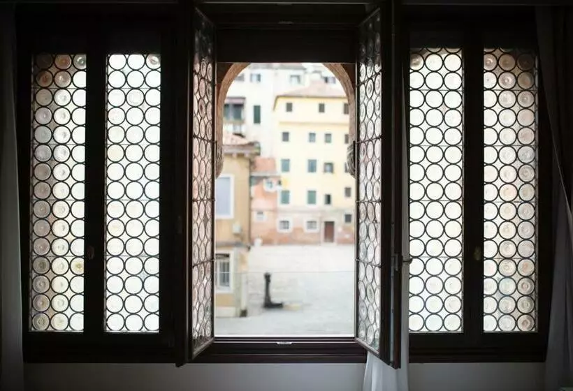 اتاق پرمیوم, Palazzo Barocci