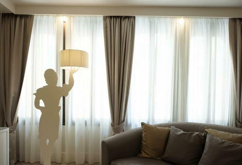 سوییت جونیور, Palazzo Barocci