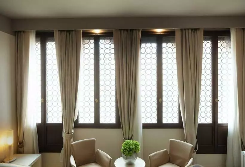 سوییت جونیور, Palazzo Barocci