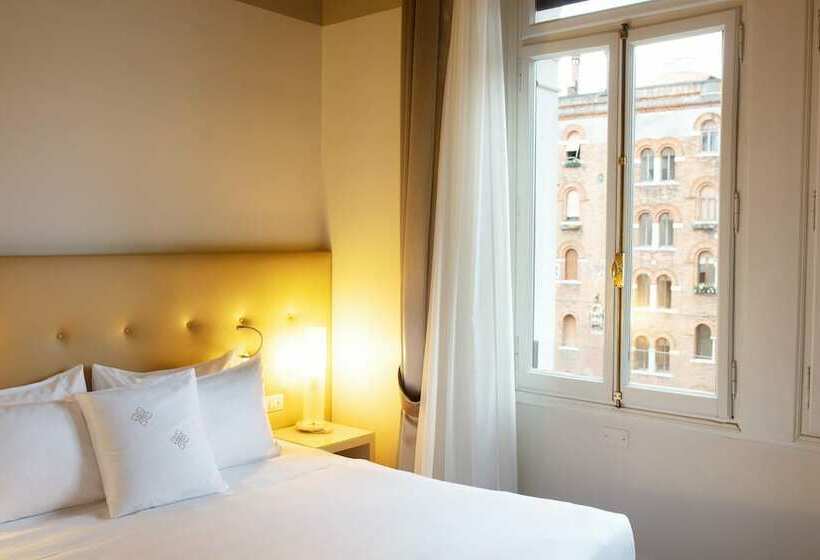 اتاق سوپریور, Palazzo Barocci