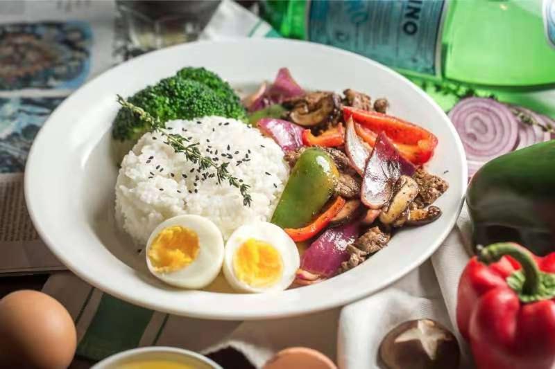 Номер Стандарт в Мансарде, Kaiyue Hotel Zhongshan Road St Michael S Cathedral And Zhanqiao Pier Qingdao