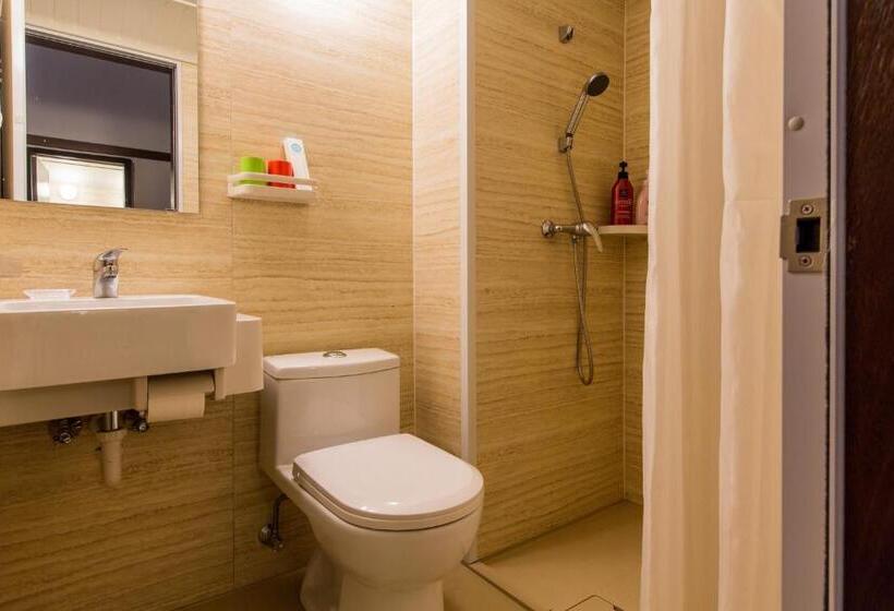 Номер Стандарт Двуспальная Кровать, Kaiyue Hotel Zhongshan Road St Michael S Cathedral And Zhanqiao Pier Qingdao