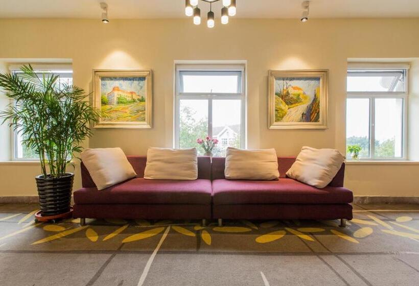 Номер Deluxe Кровать Кинг, Kaiyue Hotel Zhongshan Road St Michael S Cathedral And Zhanqiao Pier Qingdao