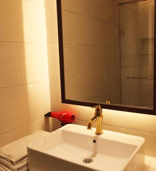 Стандартный Номер Кровать Кинг, Kaiyue Hotel Zhongshan Road St Michael S Cathedral And Zhanqiao Pier Qingdao