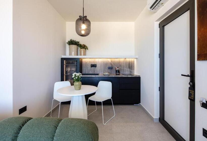 סוויטת דלוקס נוף לים, Aristea