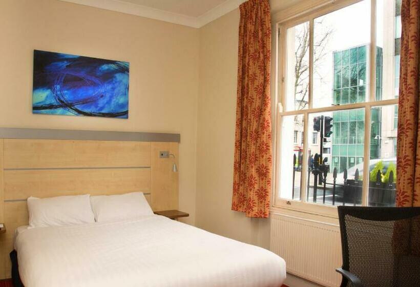 Номер Стандарт, Comfort Inn Victoria