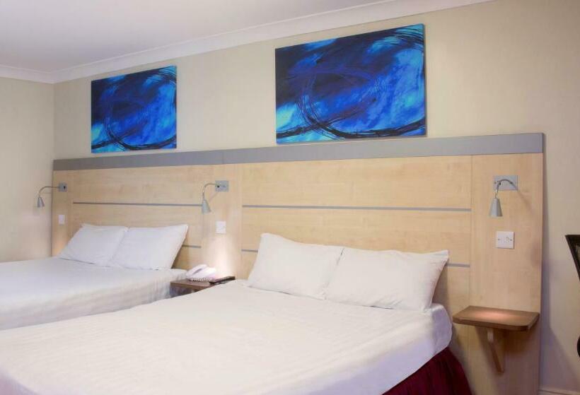 Номер Стандарт, Comfort Inn Victoria