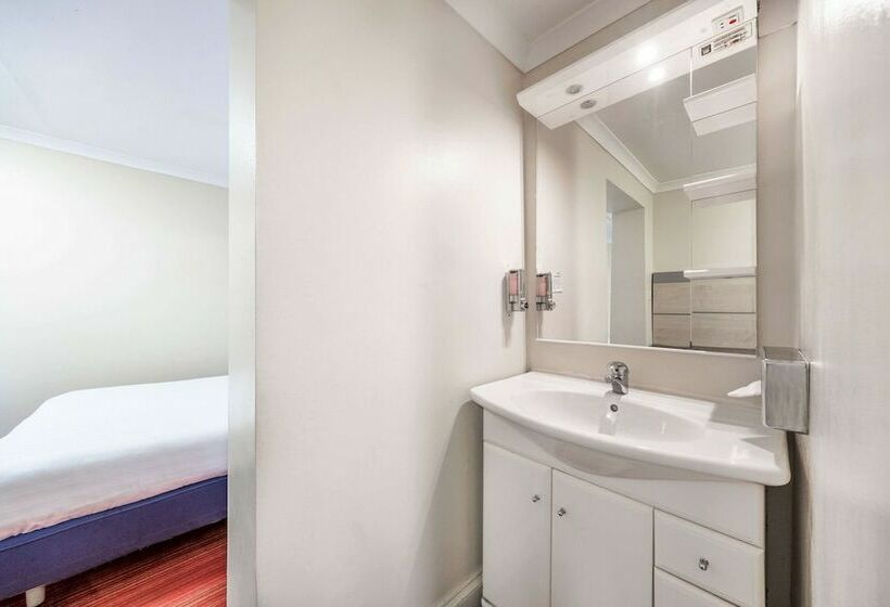 Номер Стандарт, Comfort Inn Victoria