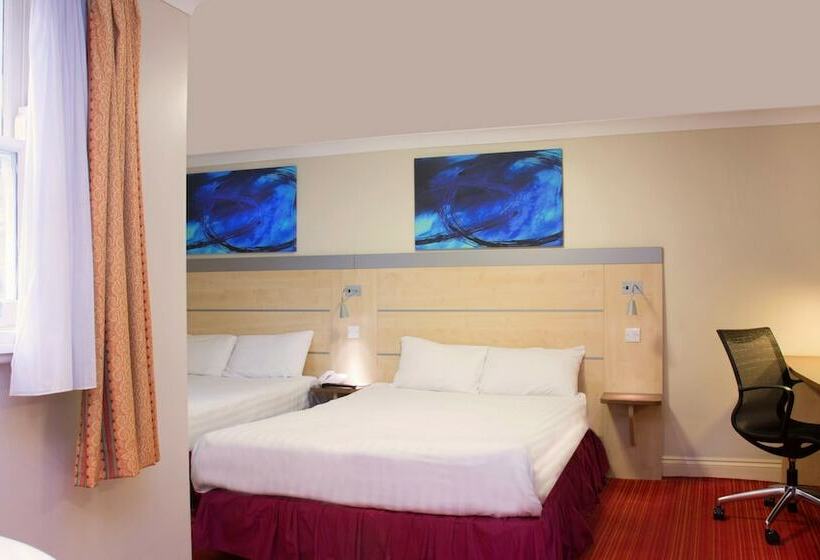 Номер Стандарт, Comfort Inn Victoria