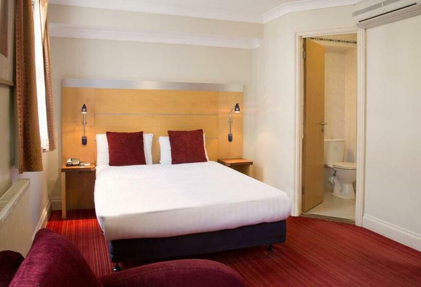 Номер Стандарт Трехместный, Comfort Inn Victoria