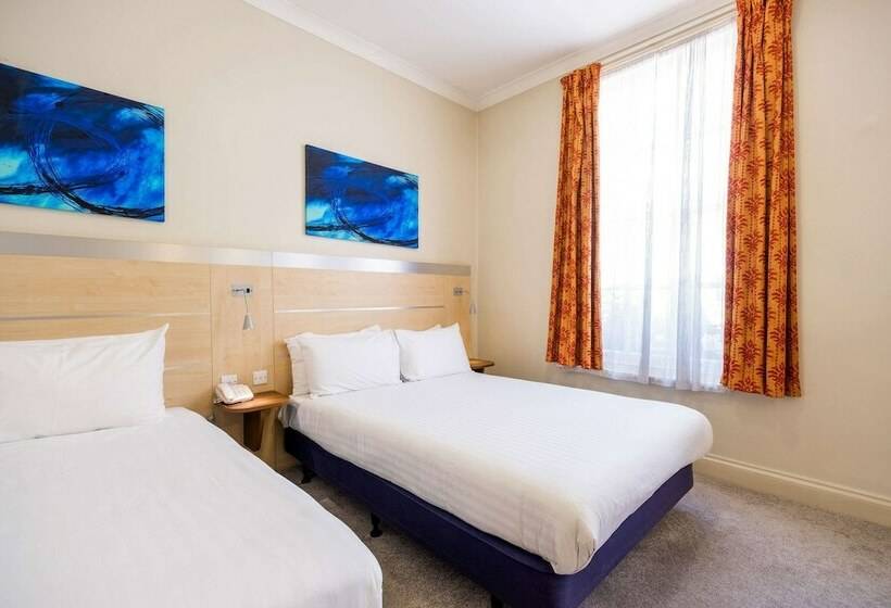 Номер Стандарт Трехместный, Comfort Inn Victoria