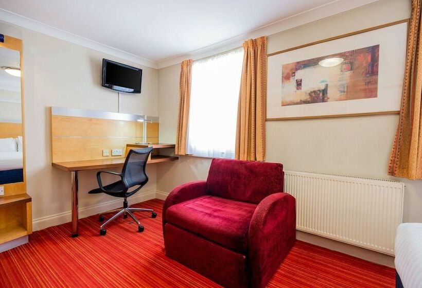 Номер Стандарт Трехместный, Comfort Inn Victoria