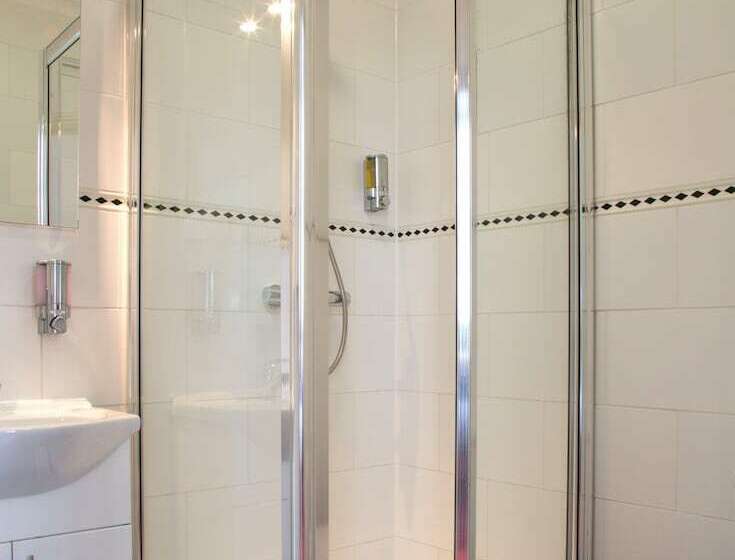 Четырехместный Номер Стандарт, Comfort Inn Victoria