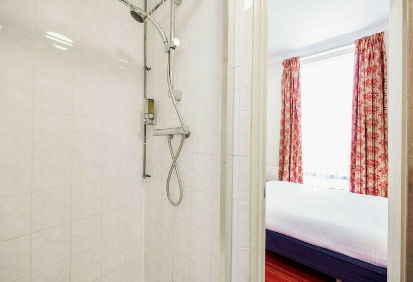 Четырехместный Номер Стандарт, Comfort Inn Victoria