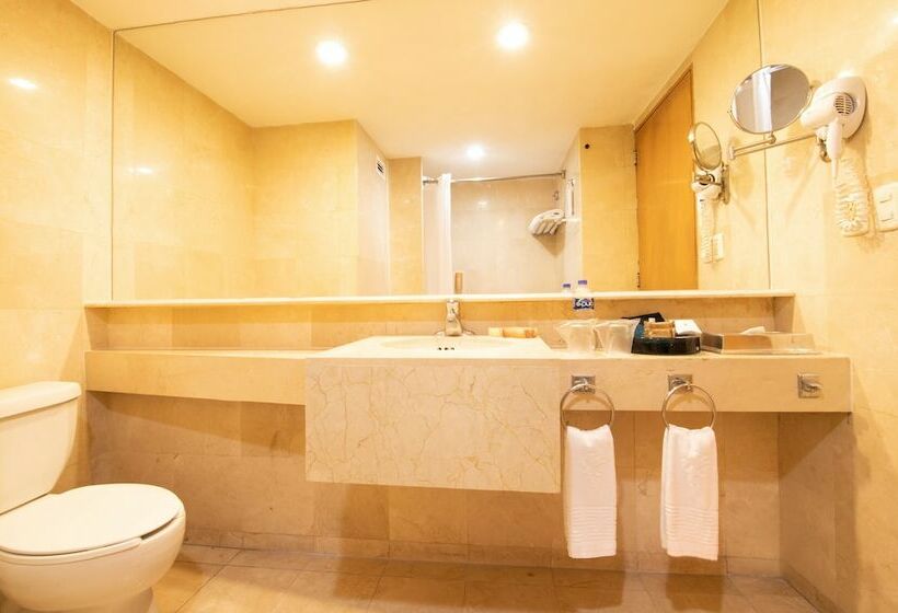 غرفة سوبيريور سرير ملكى, Emporio Acapulco