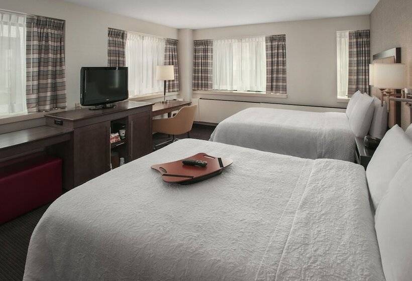 חדר סטנדרט שתי מיטות זוגיות, Hampton Inn & Suites Milwaukee Downtown