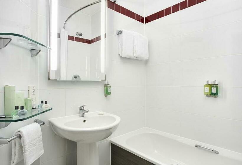 스탠다드 트리플 룸, Leonardo Southampton