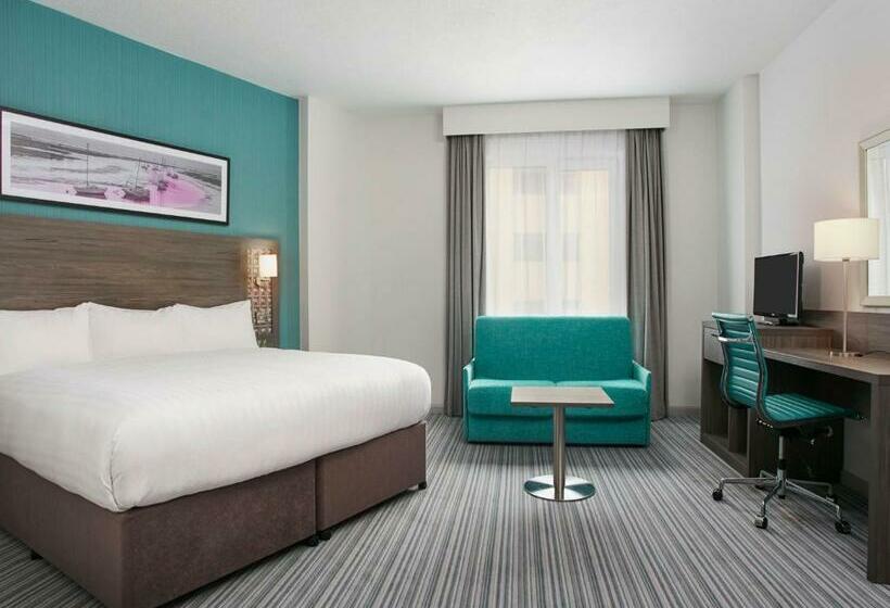 수피리어 룸, Leonardo Southampton