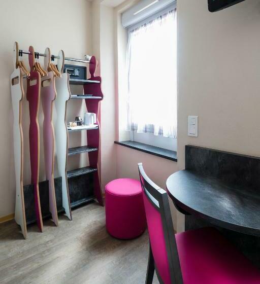 חדר קומפורט לשלושה, L'esterel