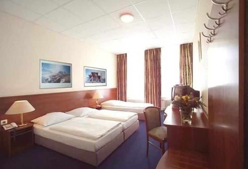 四人标准间, Terminus Am Hauptbahnhof & Zob