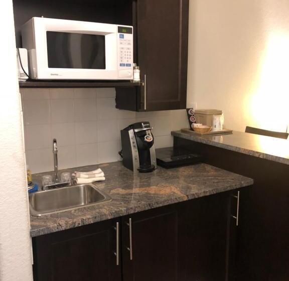 Студия Deluxe, Super 8 By Wyndham Vermilion Ab