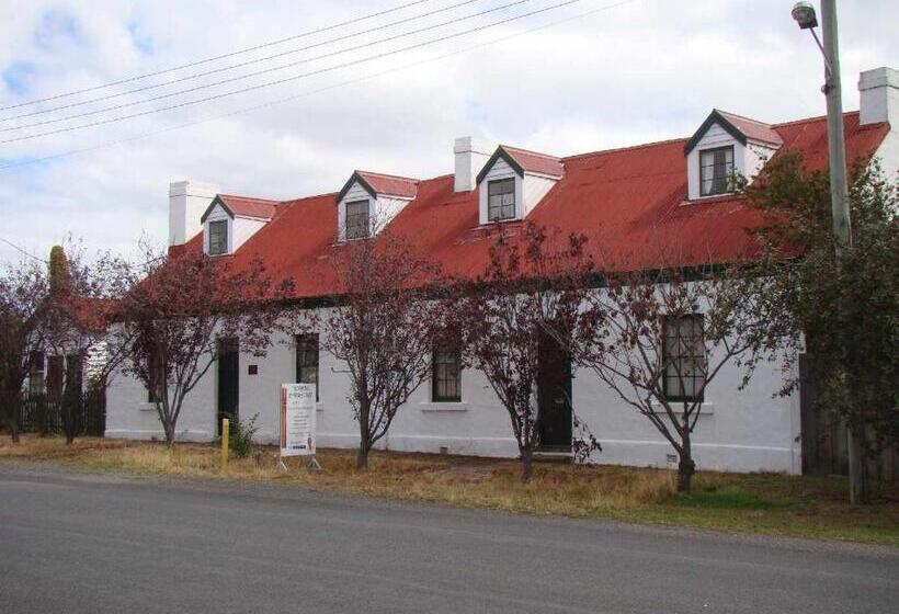 Семейный Номер, Sorell Barracks