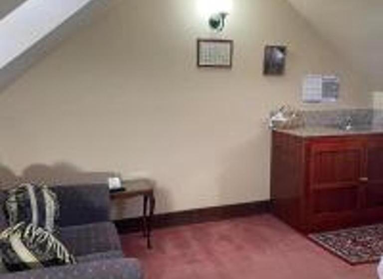 带特大床的标准间, Sorell Barracks