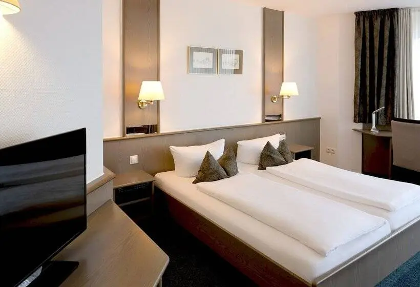 Standard Room, Am Wasserfall