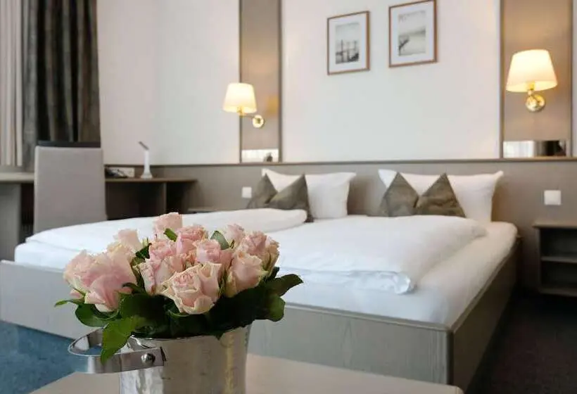 Standard Room, Am Wasserfall