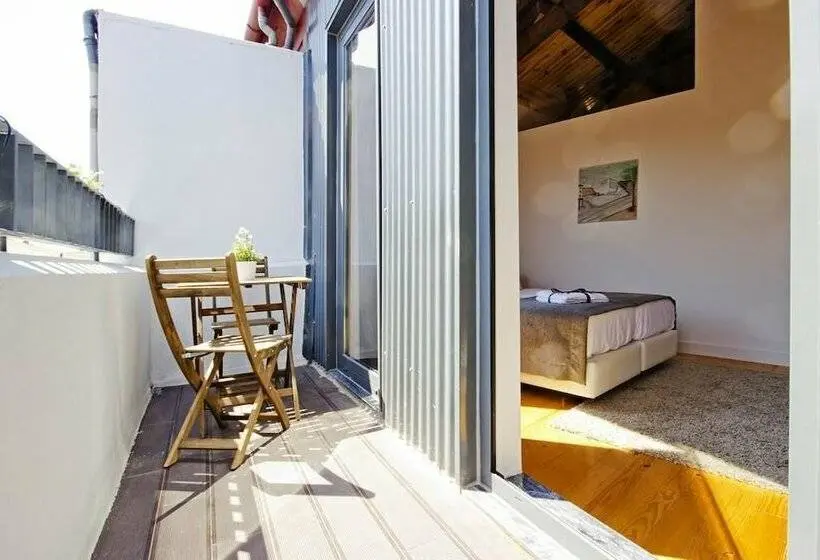 استودیوی سوپریور, Mystay Porto Bolhao