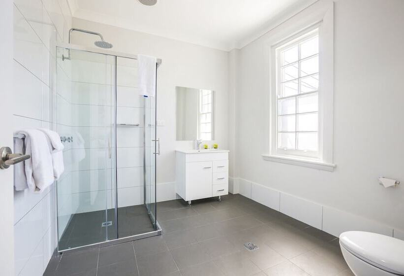 غرفة قياسية, Nightcap At Regents Park